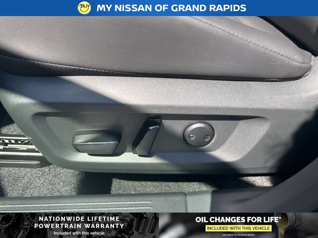 New 2026 Nissan Rogue Dark Armor AWD/4WD image 12