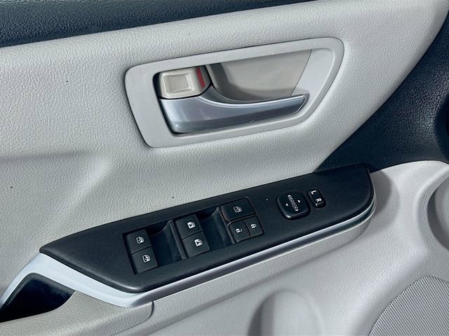 Used 2015 Toyota Camry SE image 18