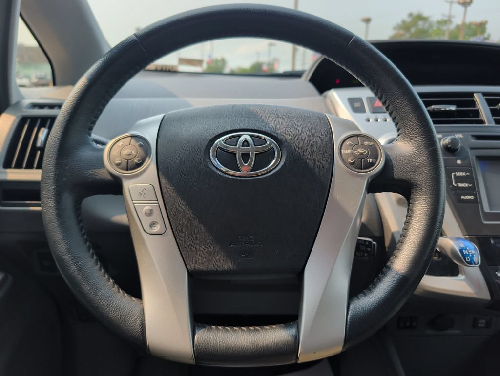 Used 2014 Toyota Prius V Five FWD image 11