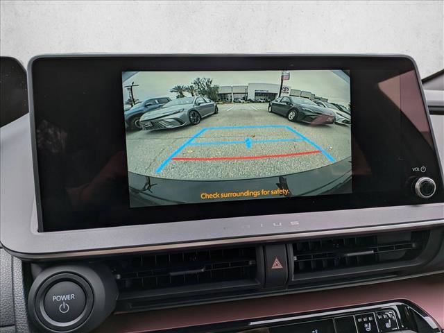New 2026 Toyota Prius Plug-In Hybrid FWD image 13