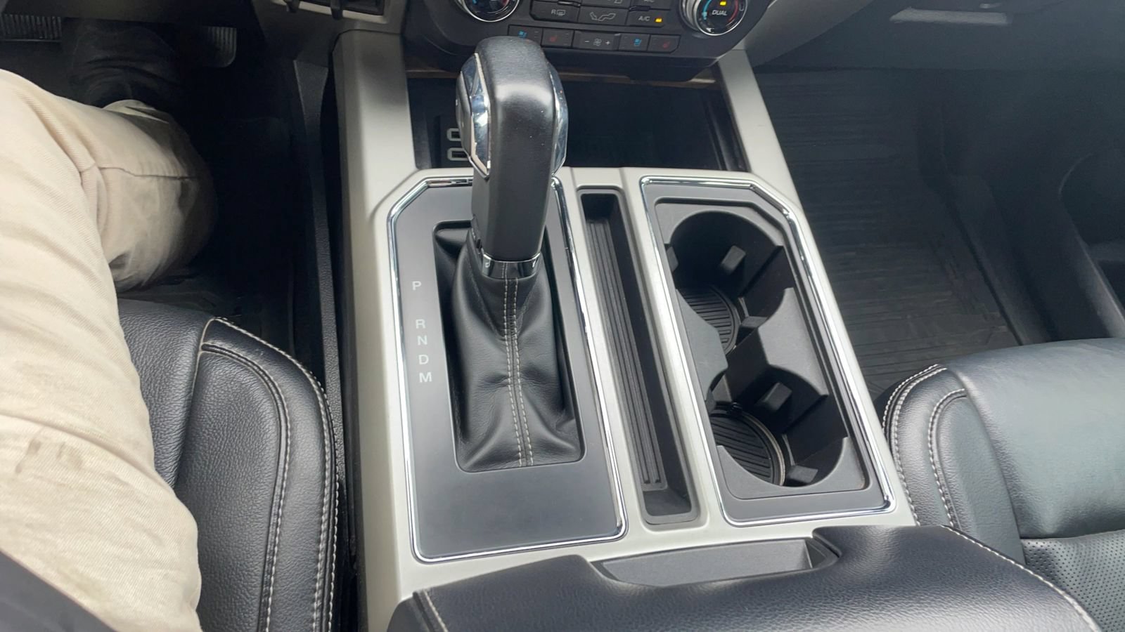 Used 2019 Ford F150 Lariat w/ Equipment Group 502A Luxury AWD/4WD image 13