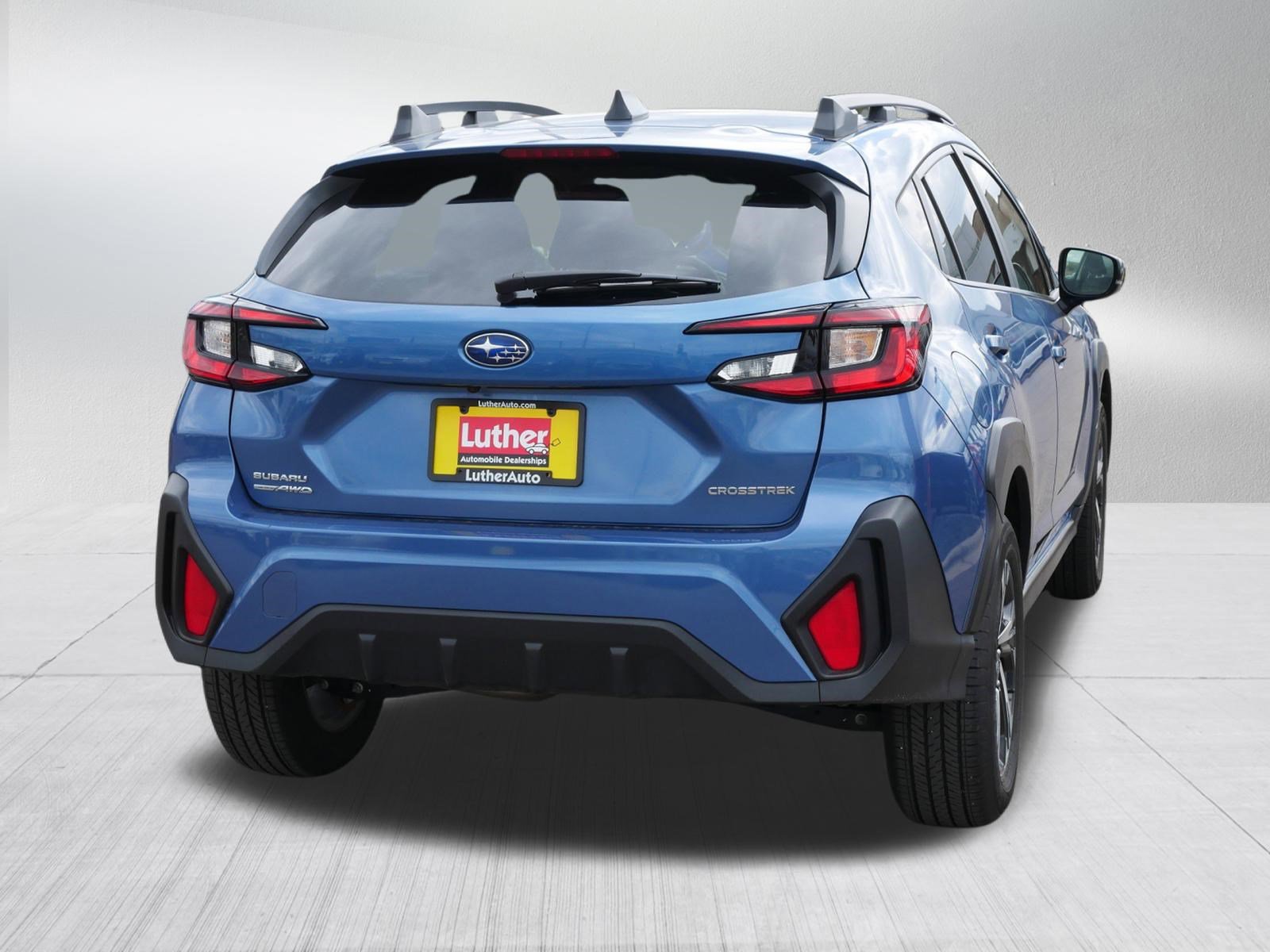 Used 2024 Subaru Crosstrek 2.0i Premium AWD/4WD image 5