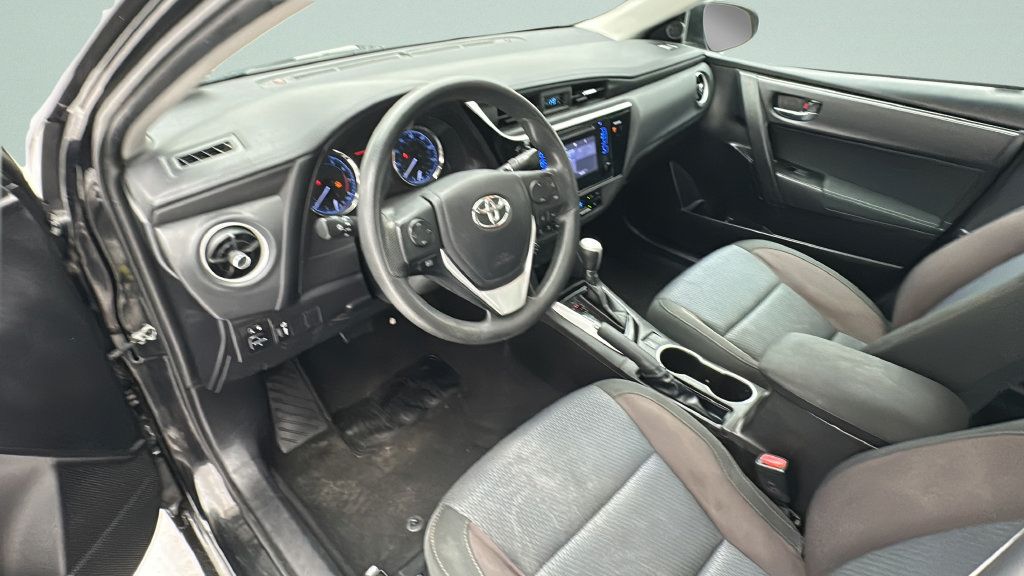 Used 2017 Toyota Corolla LE FWD image 11