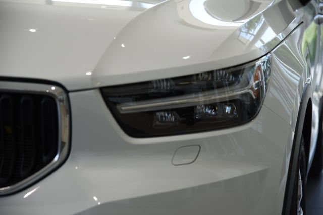 Used 2021 Volvo XC40 T5 Momentum w/ Premium Package AWD/4WD image 8