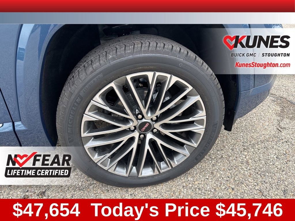 New 2026 GMC Terrain Denali w/ LPO, Black Badging Package AWD/4WD image 16