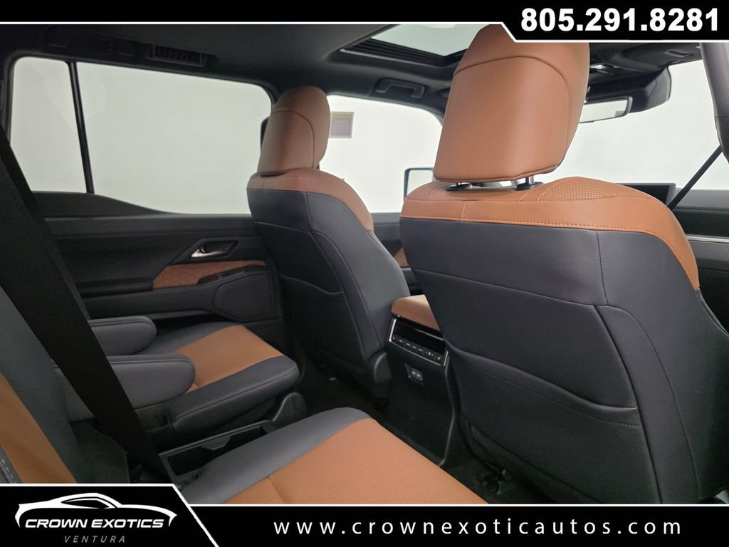 Used 2026 Lexus GX 550 w/ Cold Area Package AWD/4WD image 14