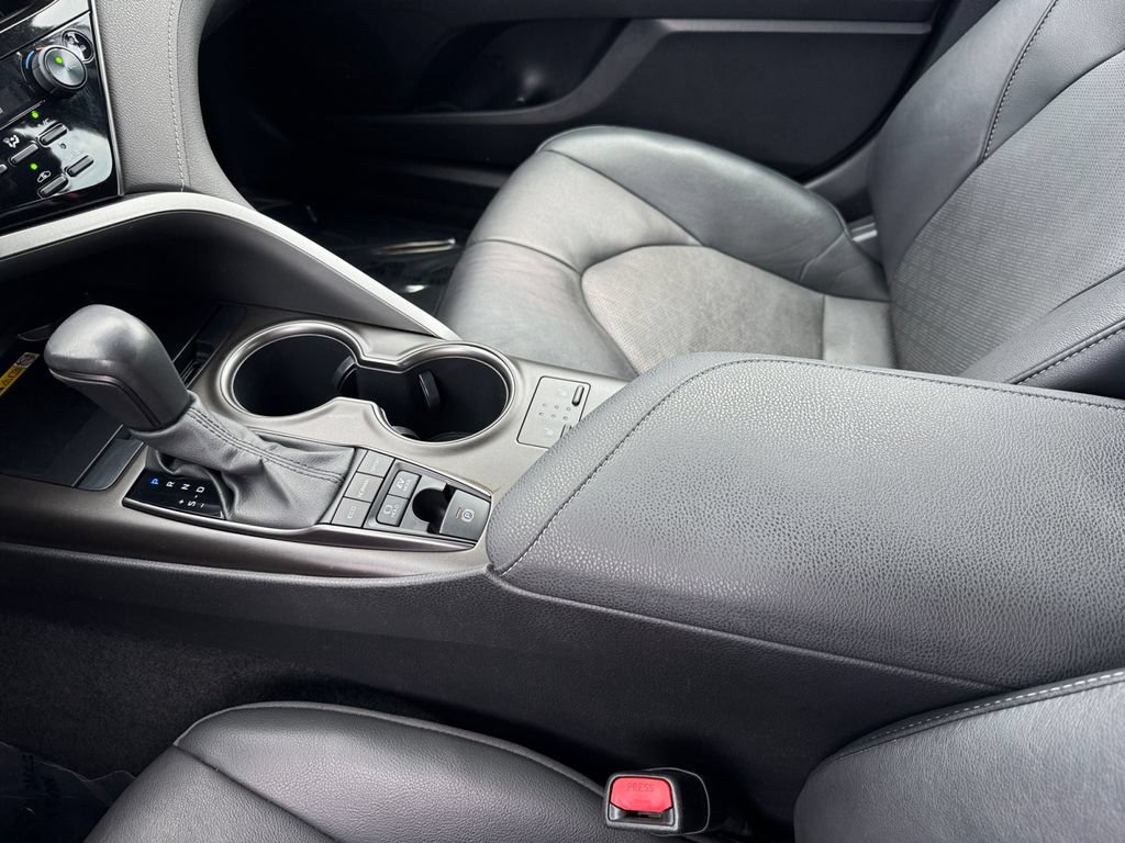 Certified 2022 Toyota Camry XSE FWD image 26