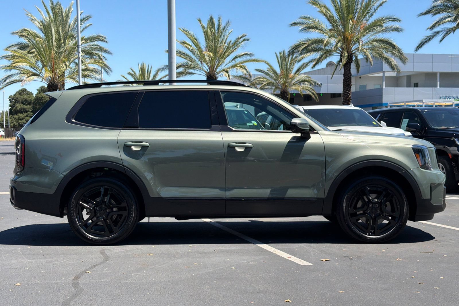 Used 2025 Kia Telluride SX X-Line AWD/4WD image 2