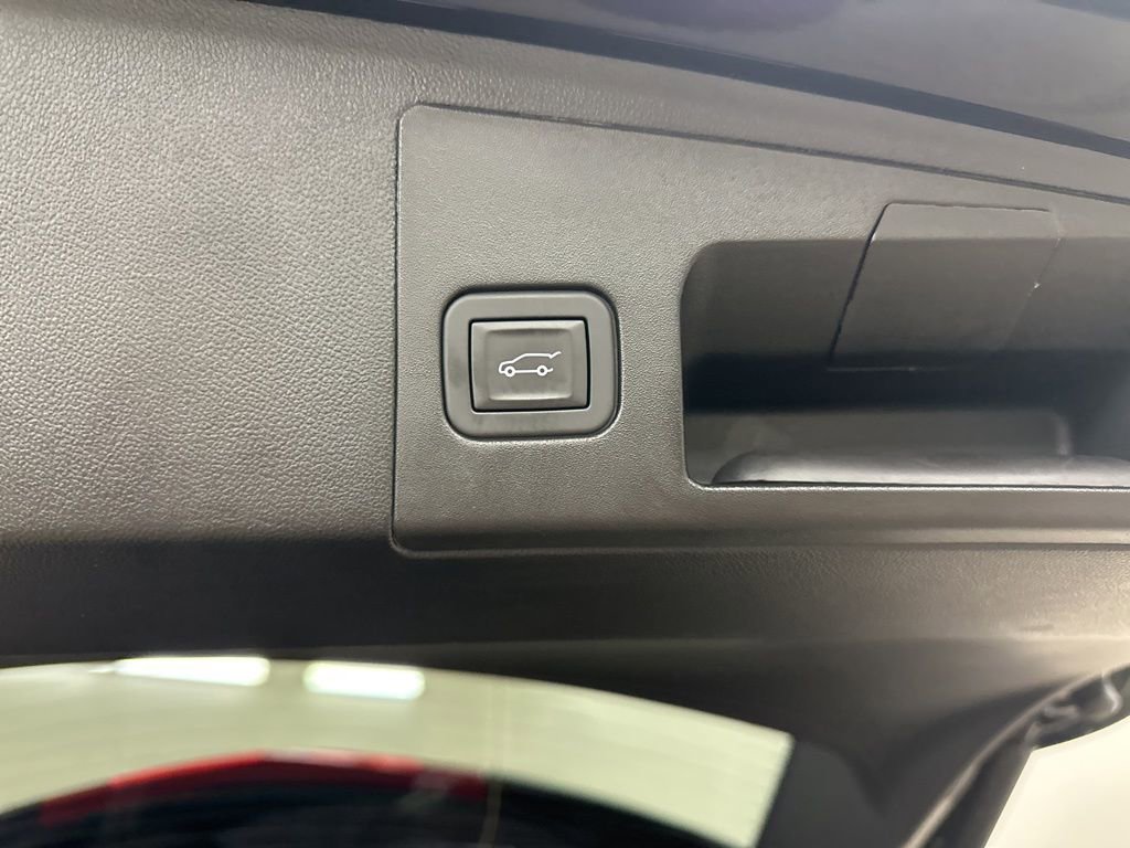 Certified 2025 Cadillac XT5 Sportv w/ Technology Package image 25