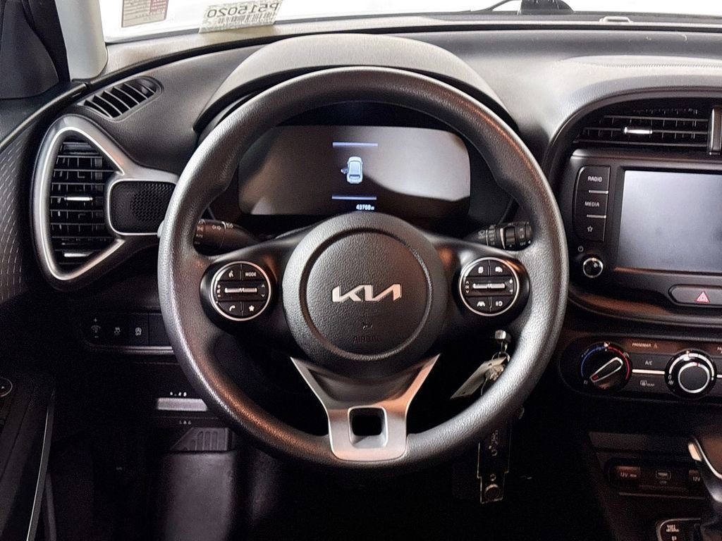 Used 2023 Kia Soul LX FWD image 13