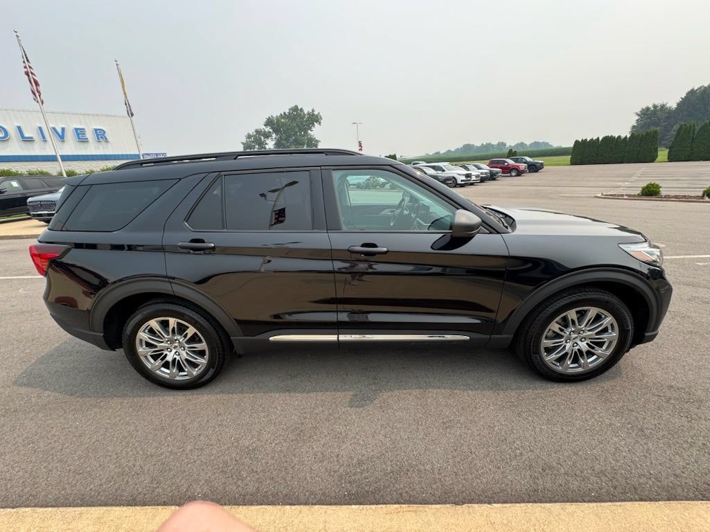 Used 2025 Ford Explorer Active w/ Active Comfort Package AWD/4WD image 9