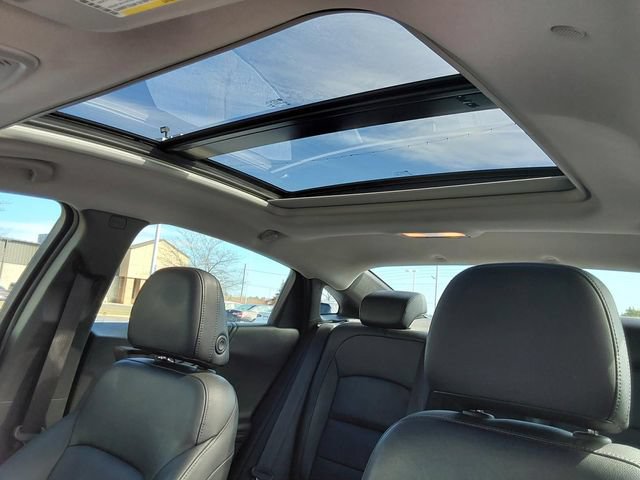 Used 2018 Chevrolet Malibu LT w/ True North Edition FWD image 28
