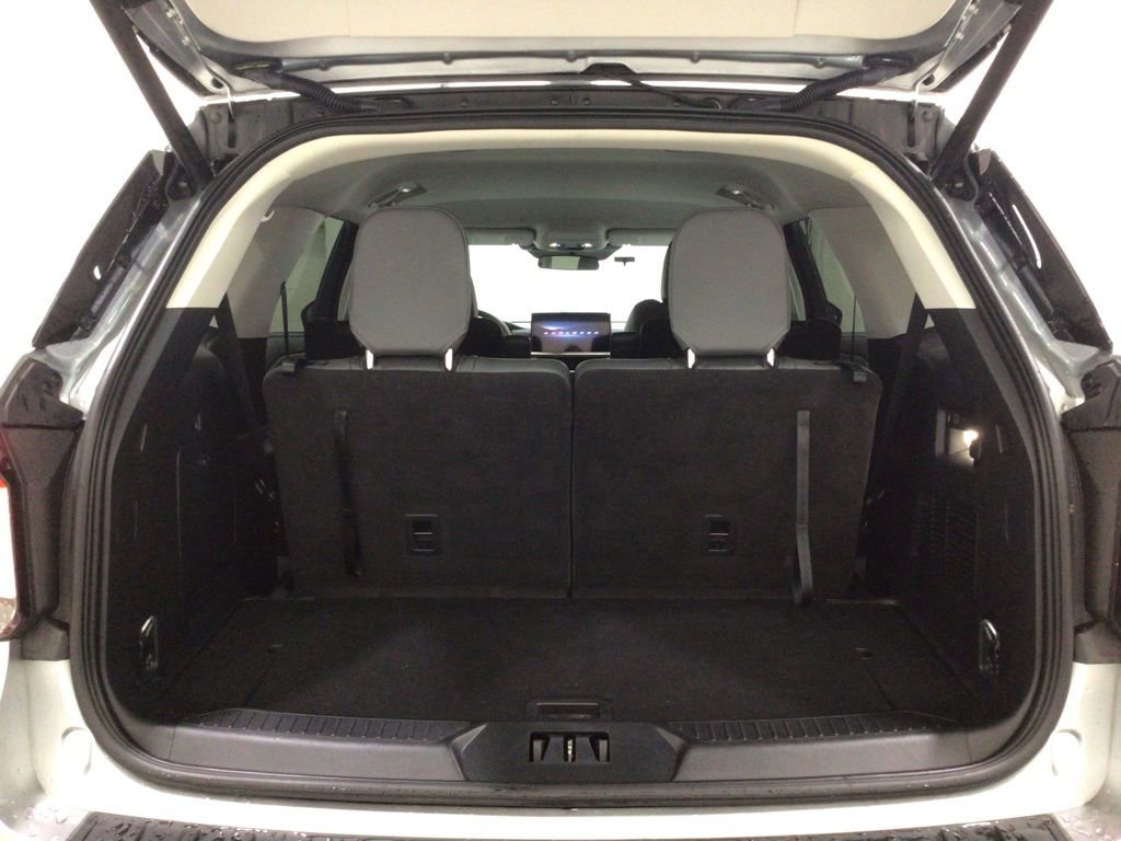 Used 2025 Ford Explorer Active w/ Active Comfort Package image 24