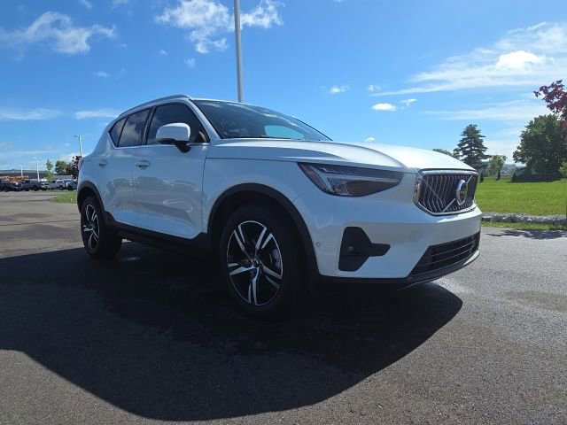 Used 2023 Volvo XC40 B5 Plus