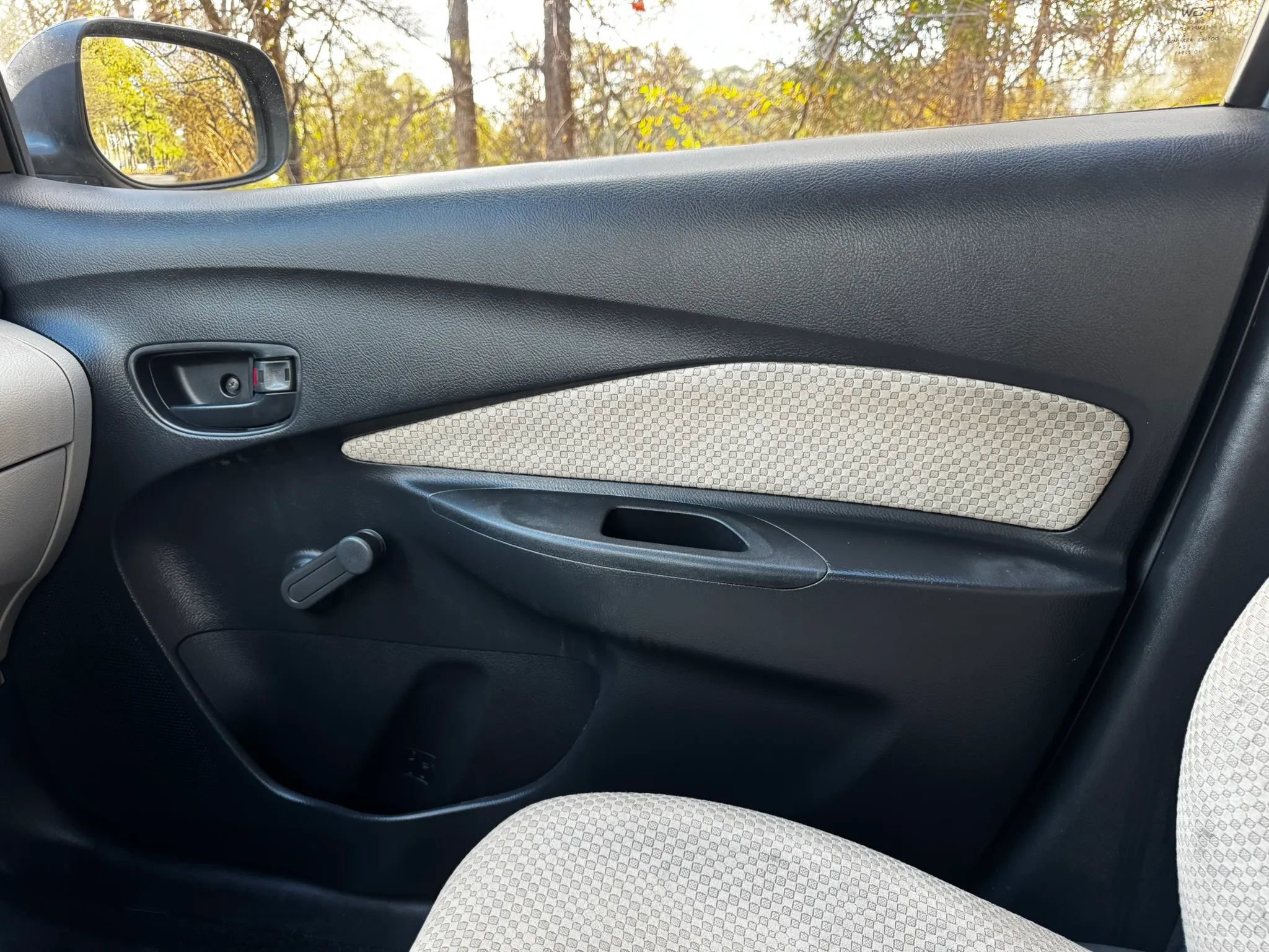 Used 2007 Toyota Yaris S image 7