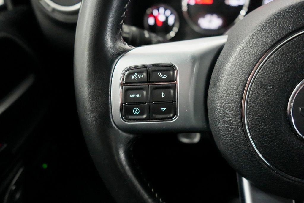 Used 2017 Jeep Wrangler Unlimited Rubicon image 14