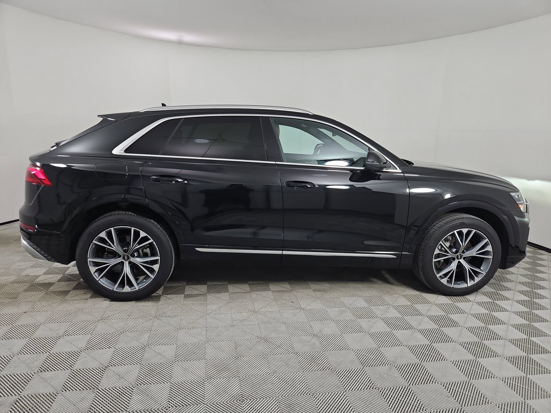 Certified 2025 Audi Q8 Premium Plus w/ Premium Plus Package AWD/4WD image 8