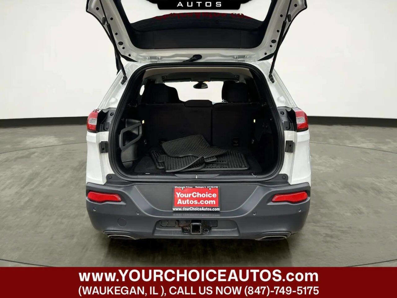 Used 2016 Jeep Cherokee Latitude w/ Safety/Convenience Group AWD/4WD image 13