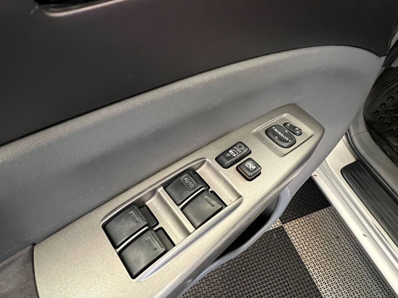 Used 2005 Toyota Prius image 18