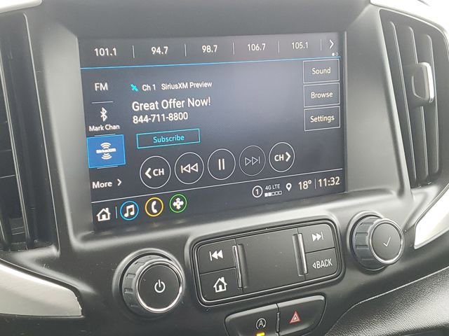 Used 2023 GMC Terrain SLT image 17