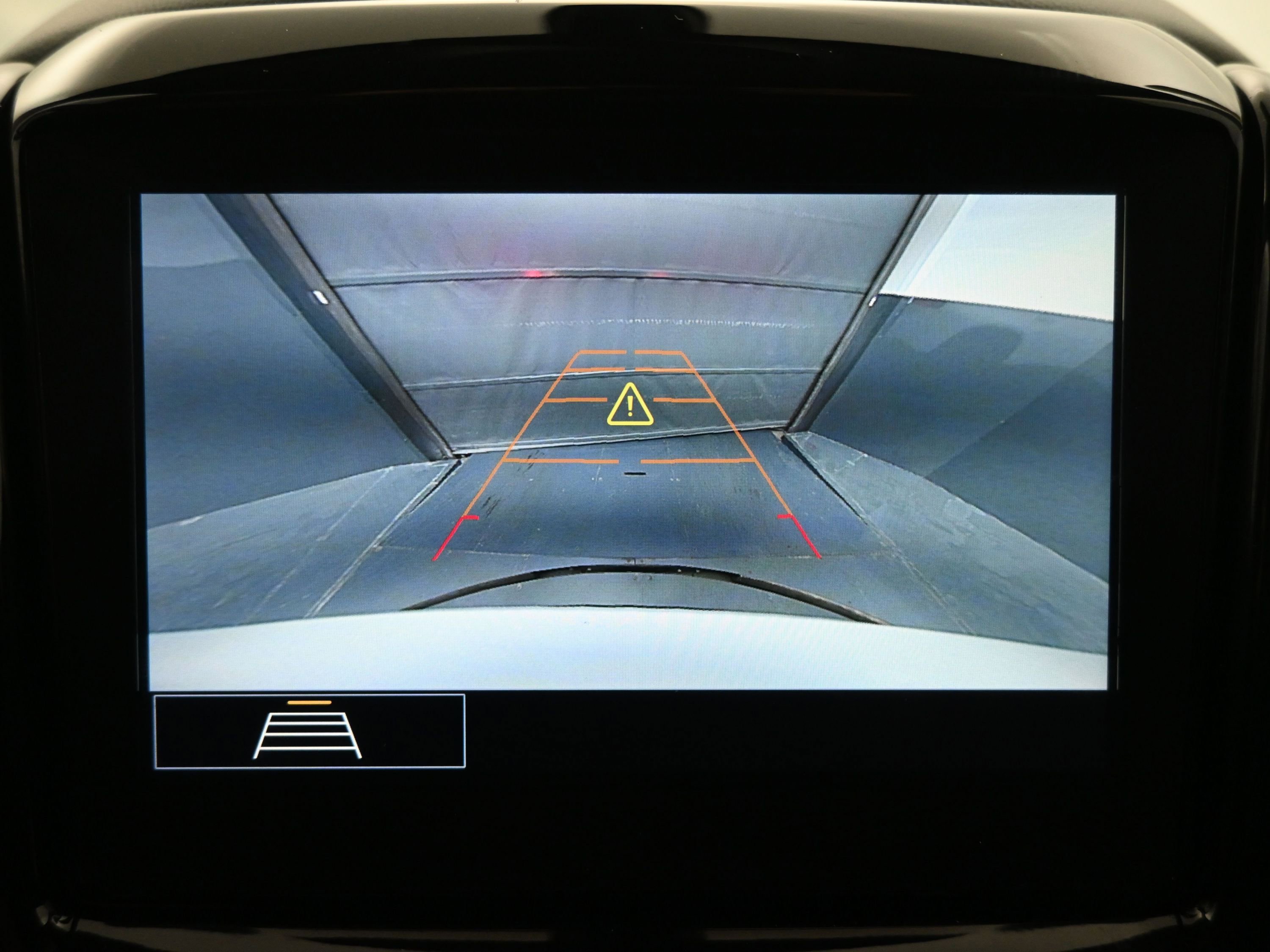 Used 2021 Chevrolet Traverse LT w/ LPO, Blackout Package image 16