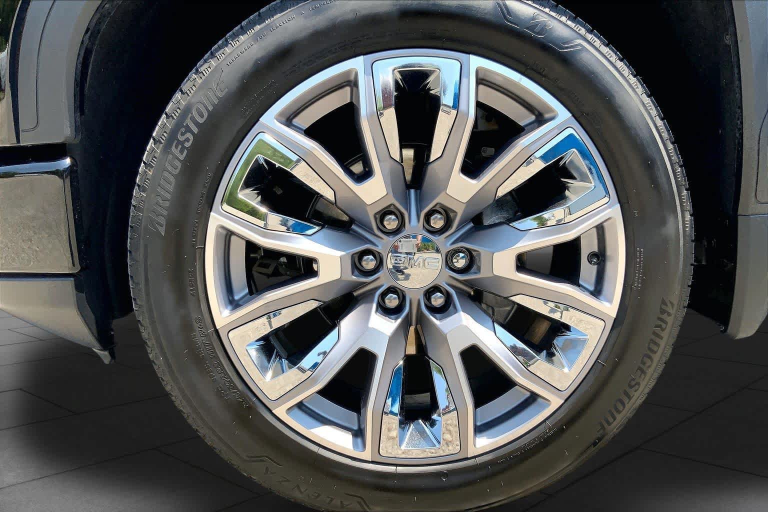 Used 2024 GMC Sierra 1500 Denali w/ Denali Reserve Package AWD/4WD image 11