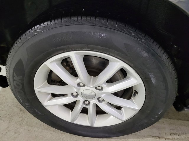 Used 2018 Dodge Grand Caravan SXT image 24