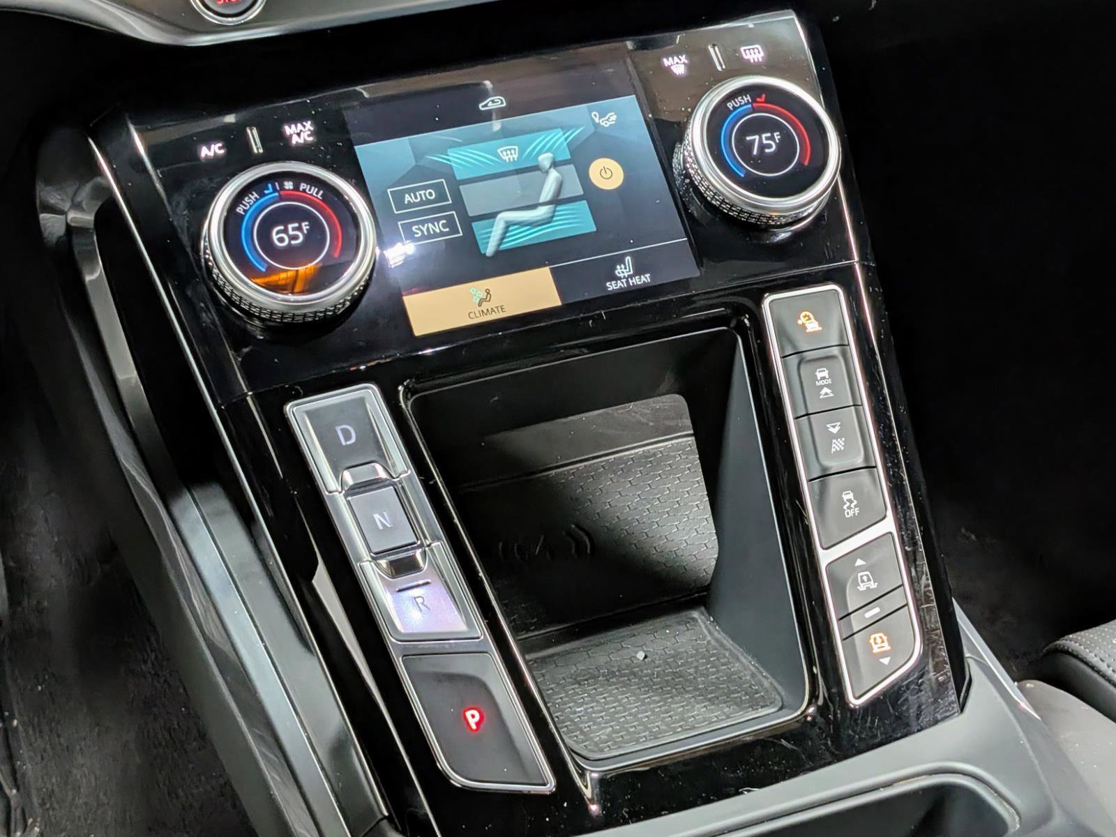 Used 2024 Jaguar I-PACE R-Dynamic HSE image 28