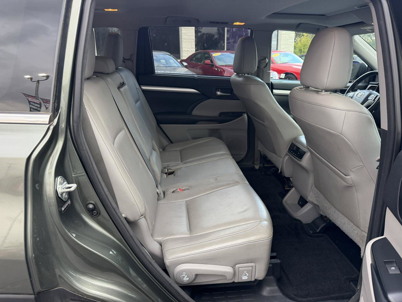Used 2014 Toyota Highlander XLE AWD/4WD image 14