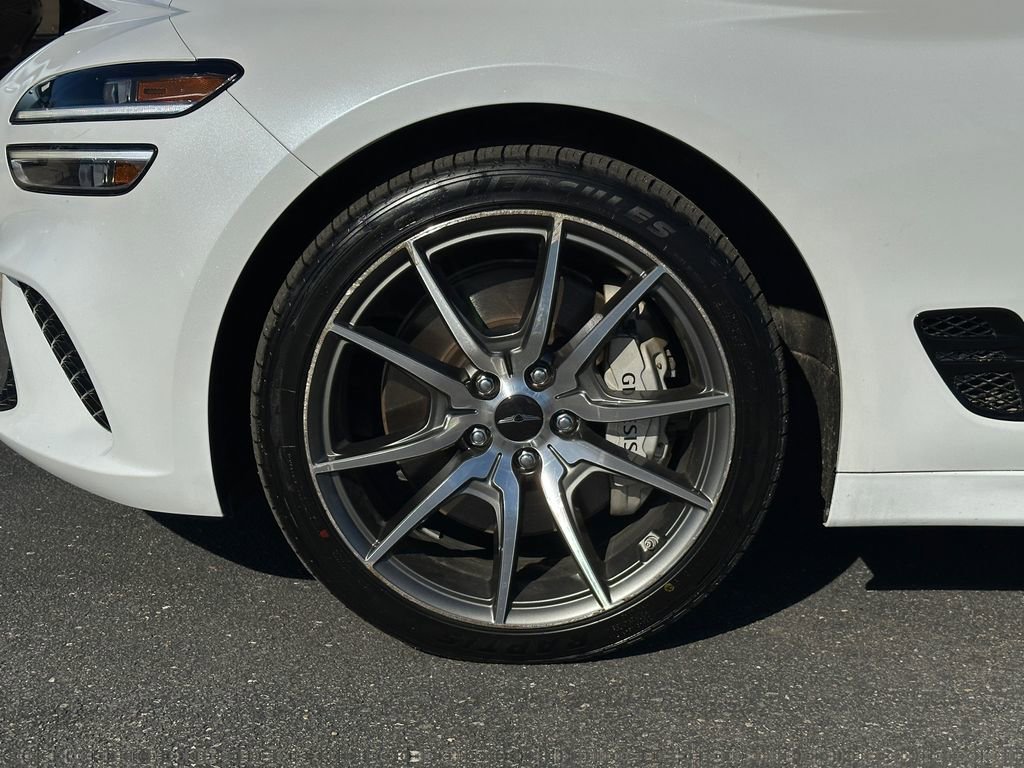 Used 2024 Genesis G70 2.5T RWD image 14