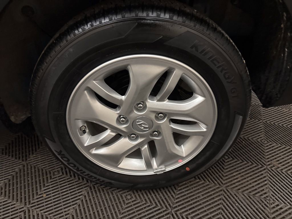 Certified 2026 Hyundai Venue SE image 24