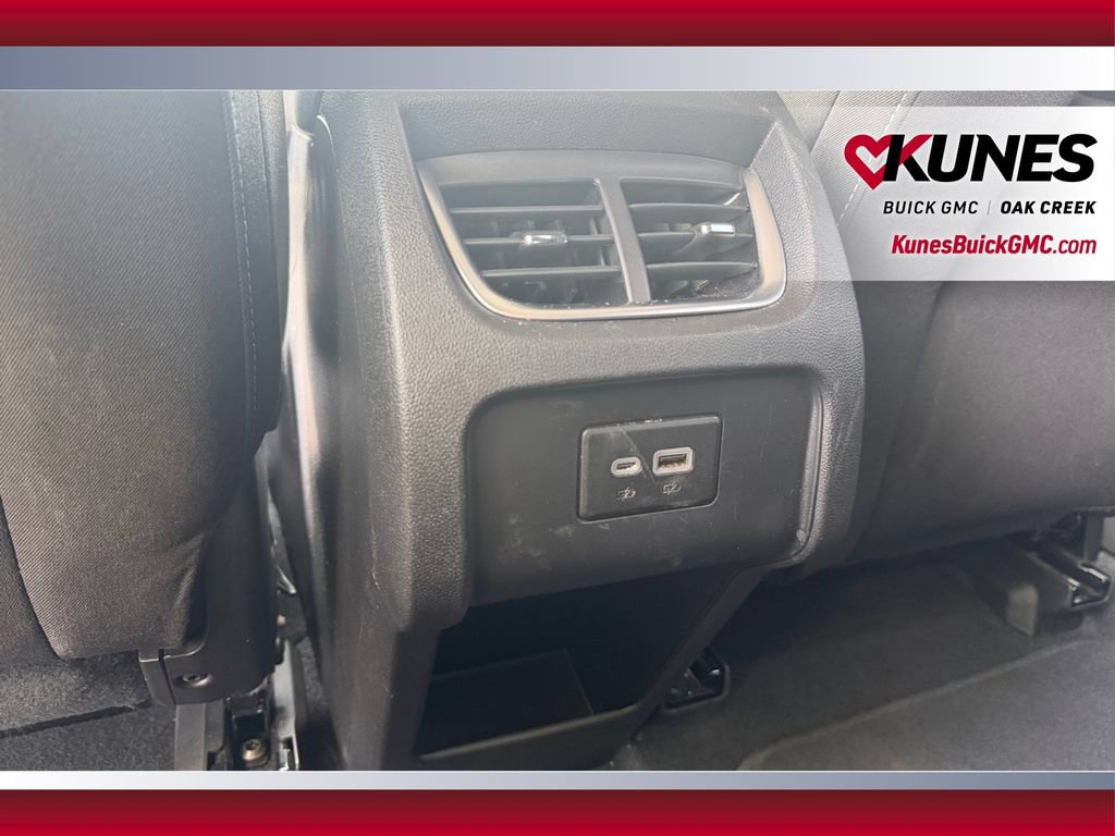 Used 2025 Chevrolet Blazer LT FWD image 34