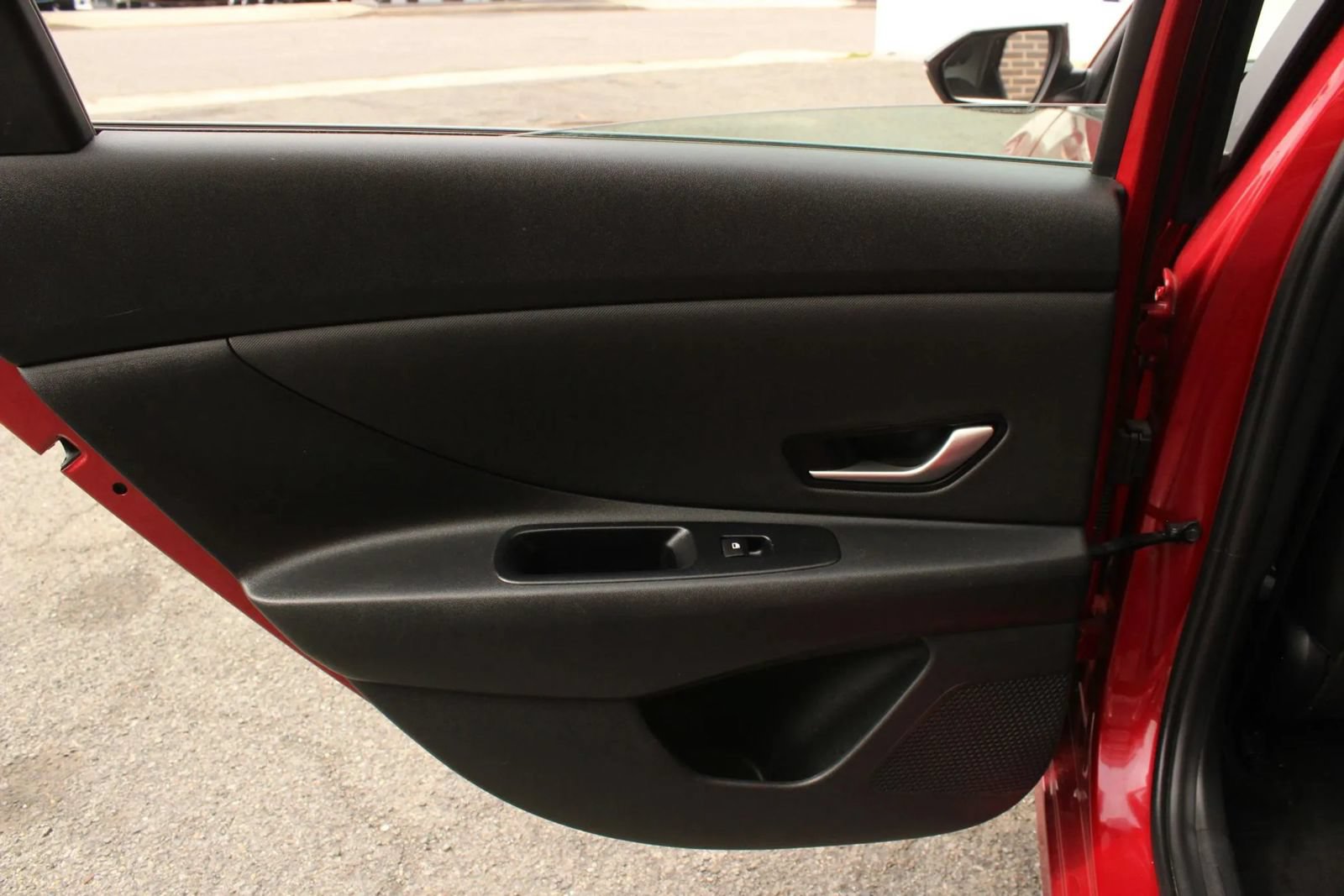 Used 2025 Hyundai Elantra Limited FWD image 18