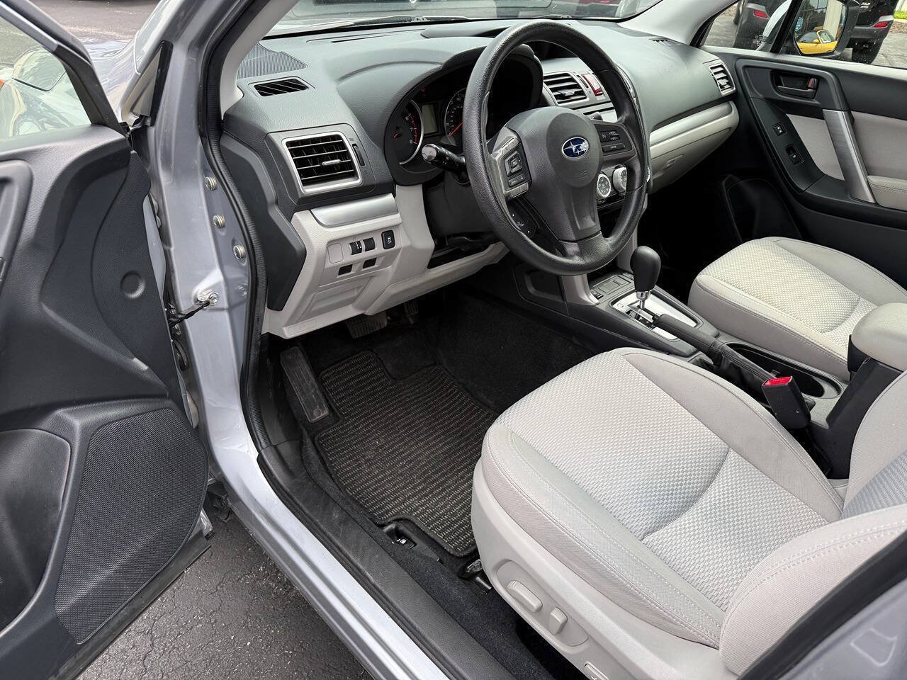 Used 2016 Subaru Forester 2.5i Premium w/ Protection Package #1 AWD/4WD image 11
