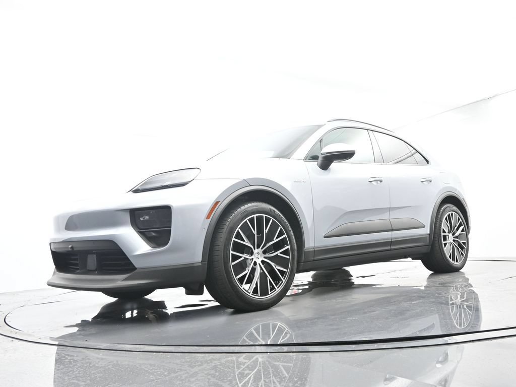 Certified 2025 Porsche Macan Electric RWD image 45