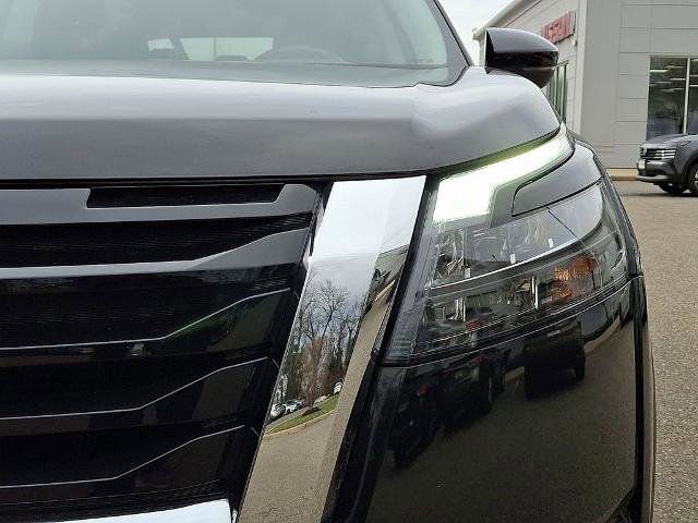 Certified 2023 Nissan Pathfinder SV w/ SV Premium Package image 11