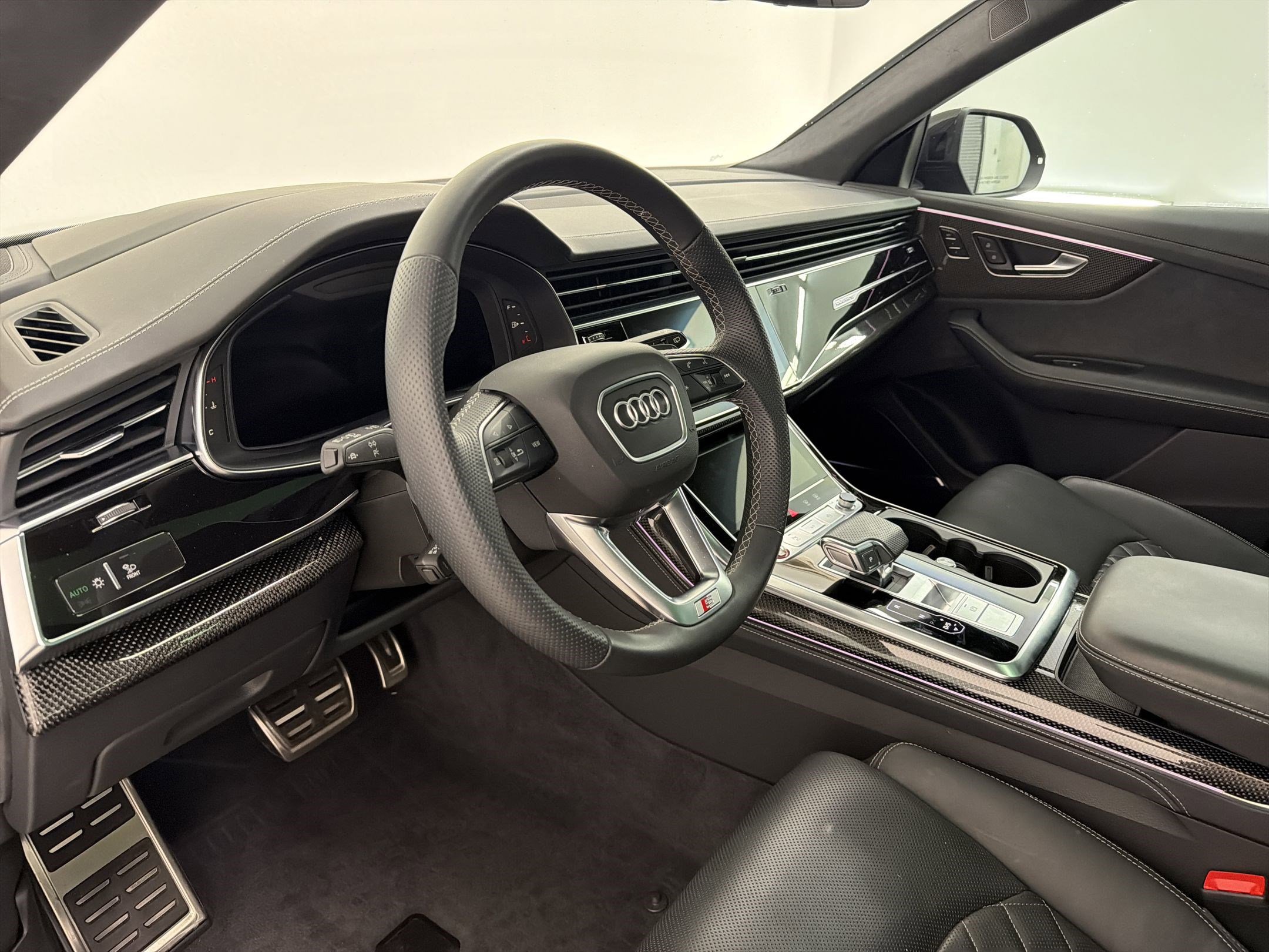 Used 2023 Audi SQ8 Prestige AWD/4WD image 4