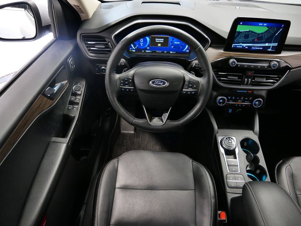 Used 2020 Ford Escape Titanium image 19