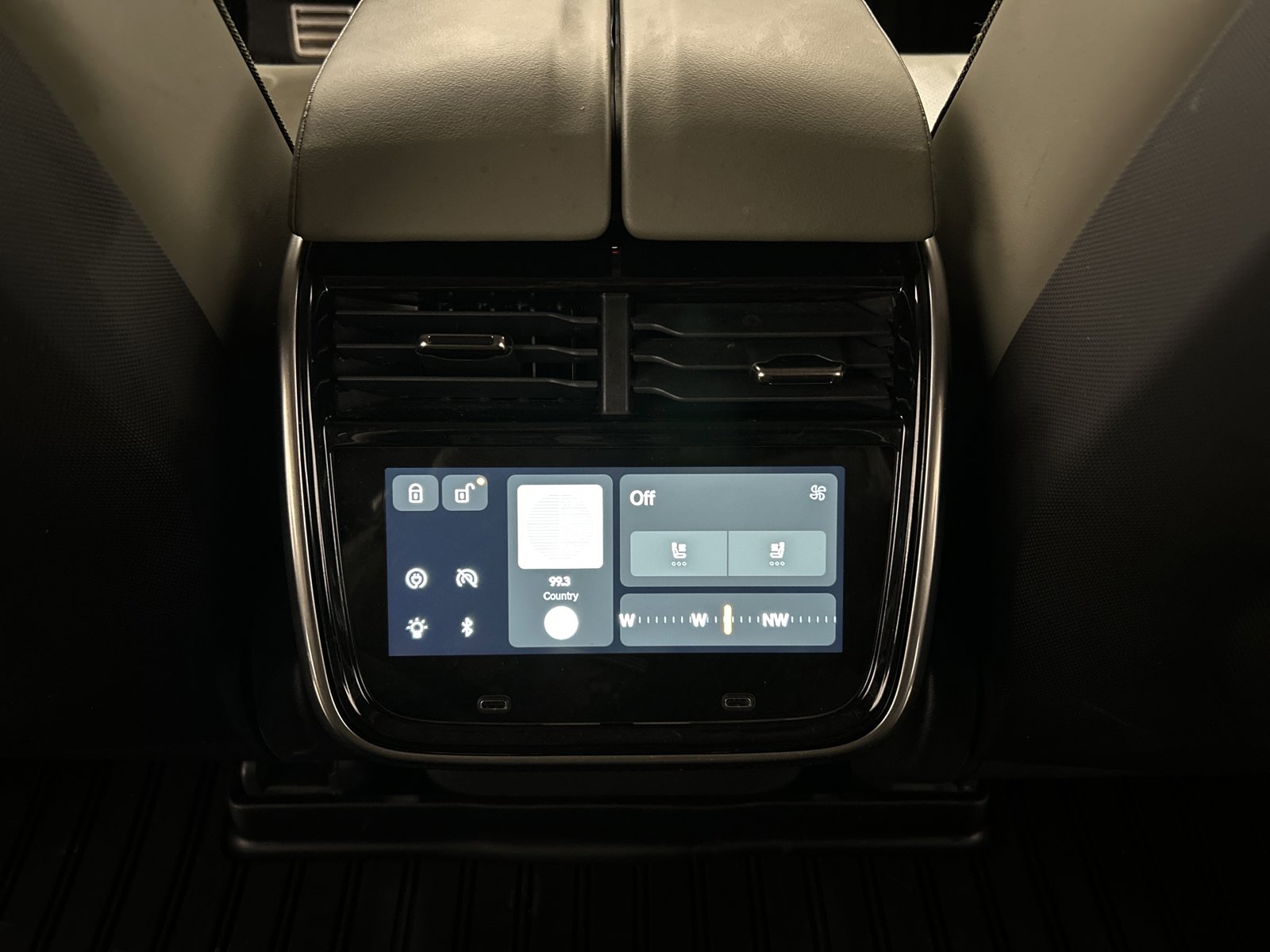 Used 2023 Rivian R1S Adventure AWD/4WD image 30