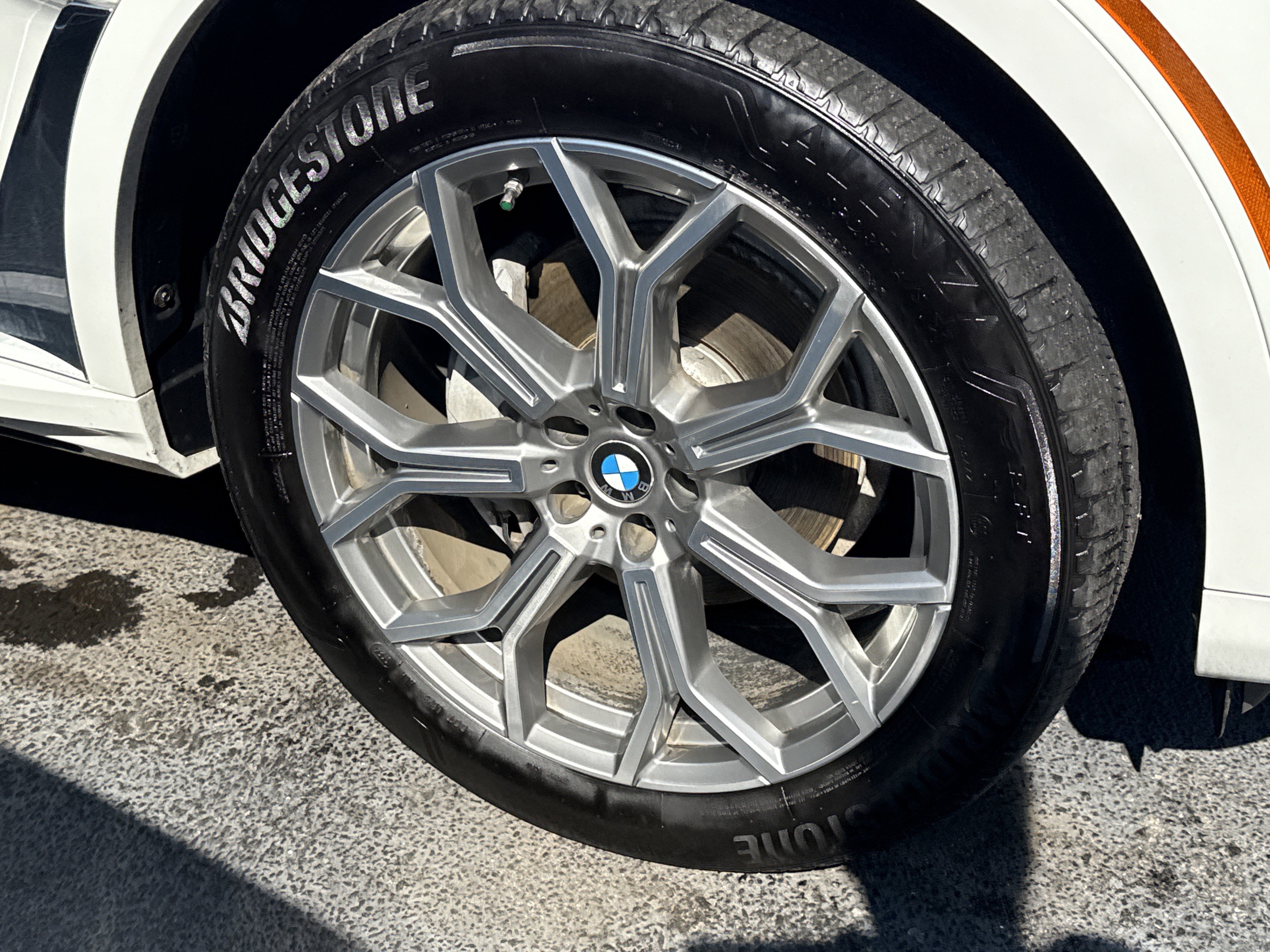 Used 2020 BMW X7 xDrive40i w/ Cold Weather Package AWD/4WD image 22