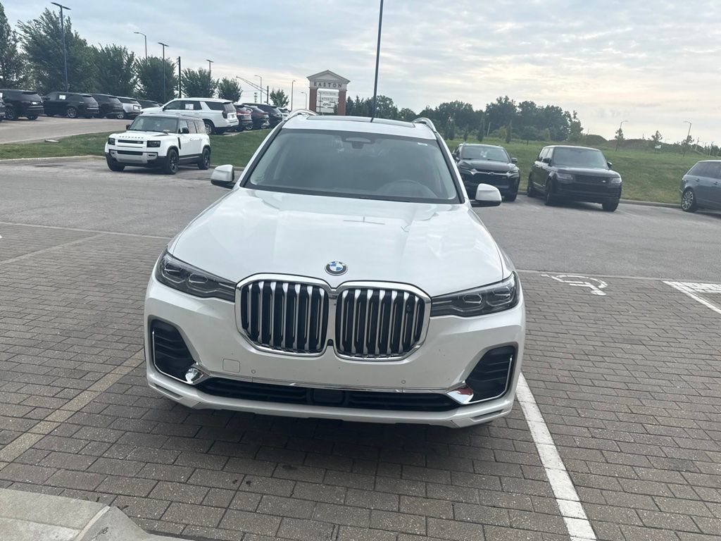 Used 2019 BMW X7 xDrive40i w/ Premium Package AWD/4WD image 2
