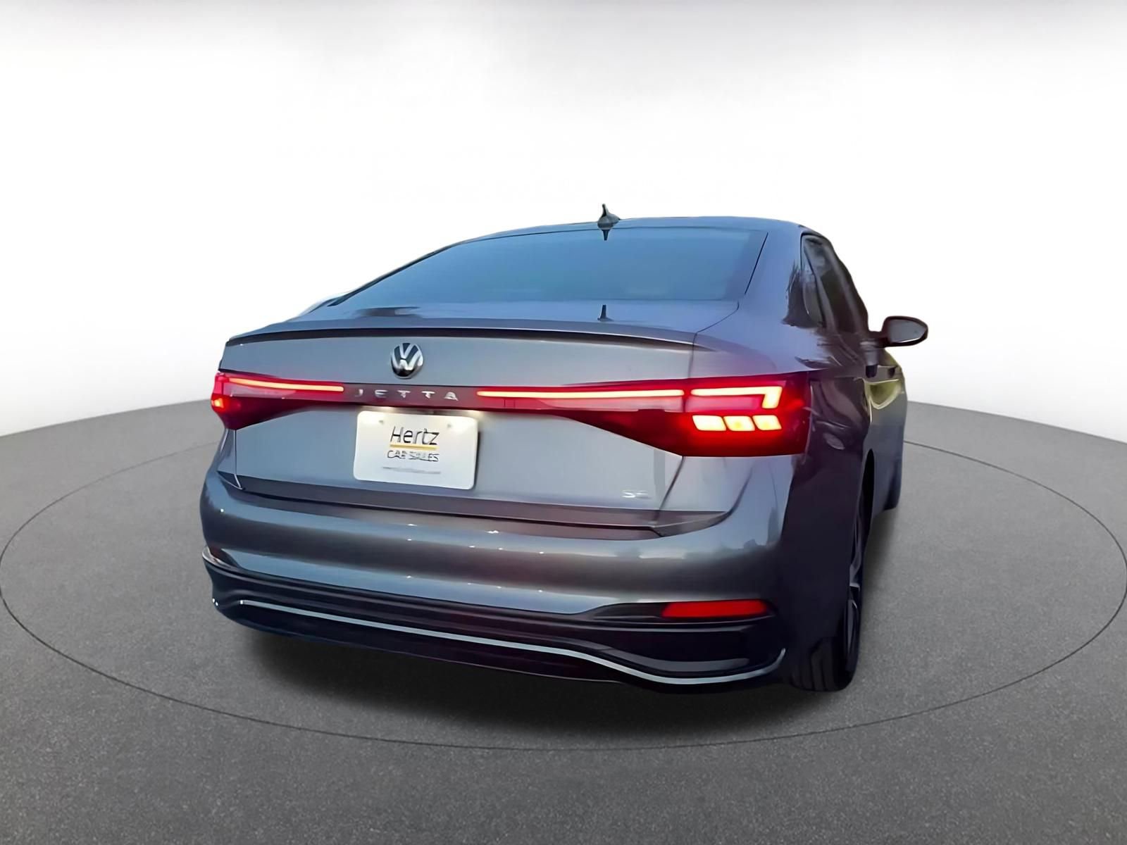 Used 2025 Volkswagen Jetta SE image 15