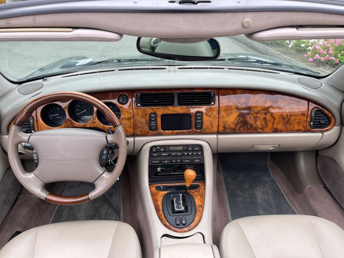 Used 2002 Jaguar XK8 Convertible RWD image 15