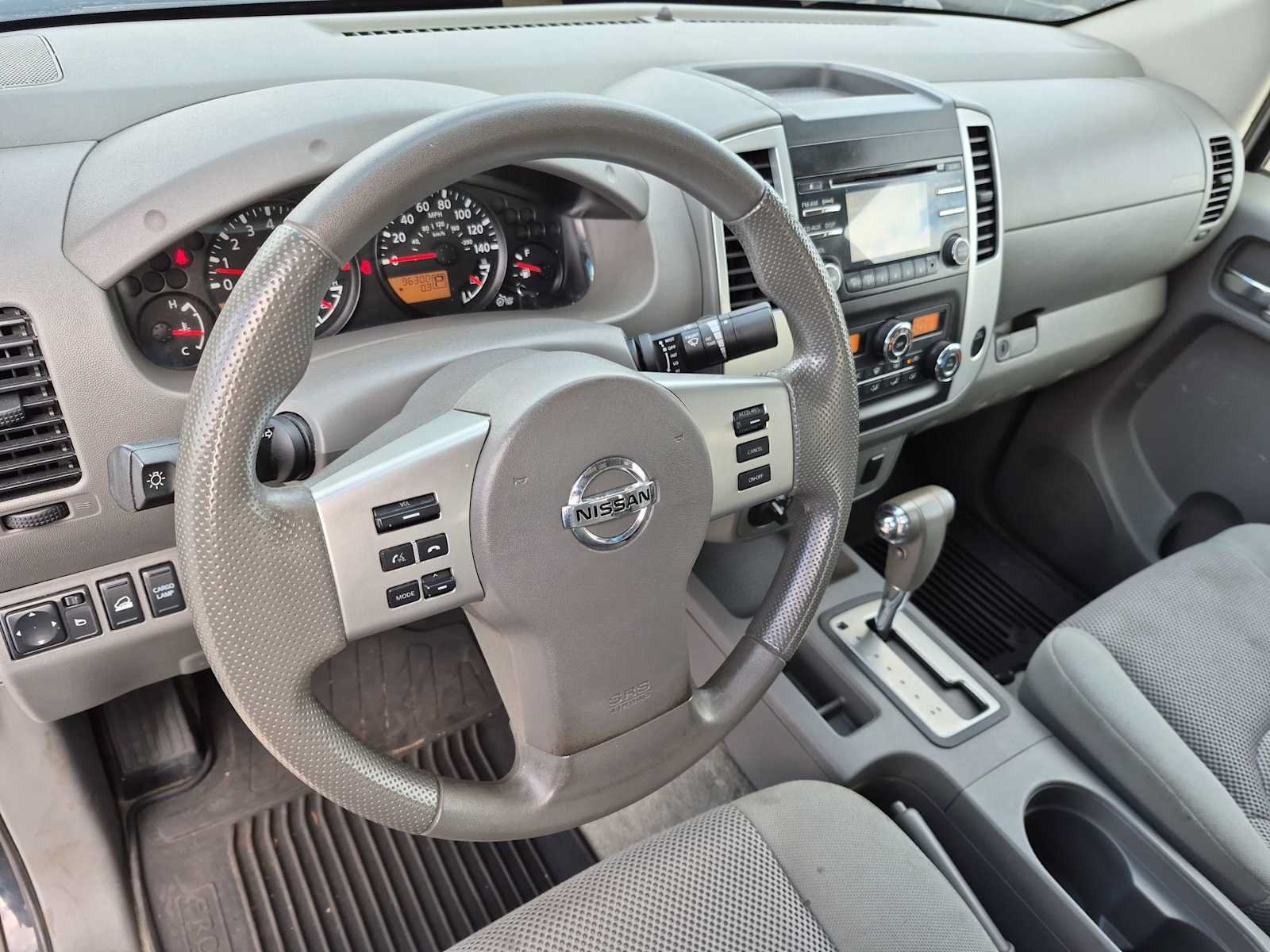 Used 2013 Nissan Frontier SV w/ SV Value Truck Pkg AWD/4WD image 2