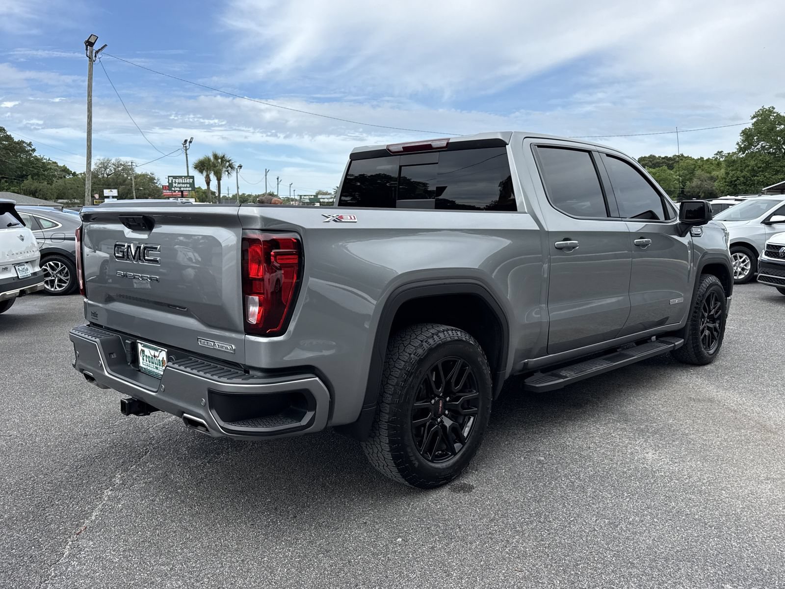 Used 2024 GMC Sierra 1500 Elevation w/ Elevation Premium Package AWD/4WD image 5