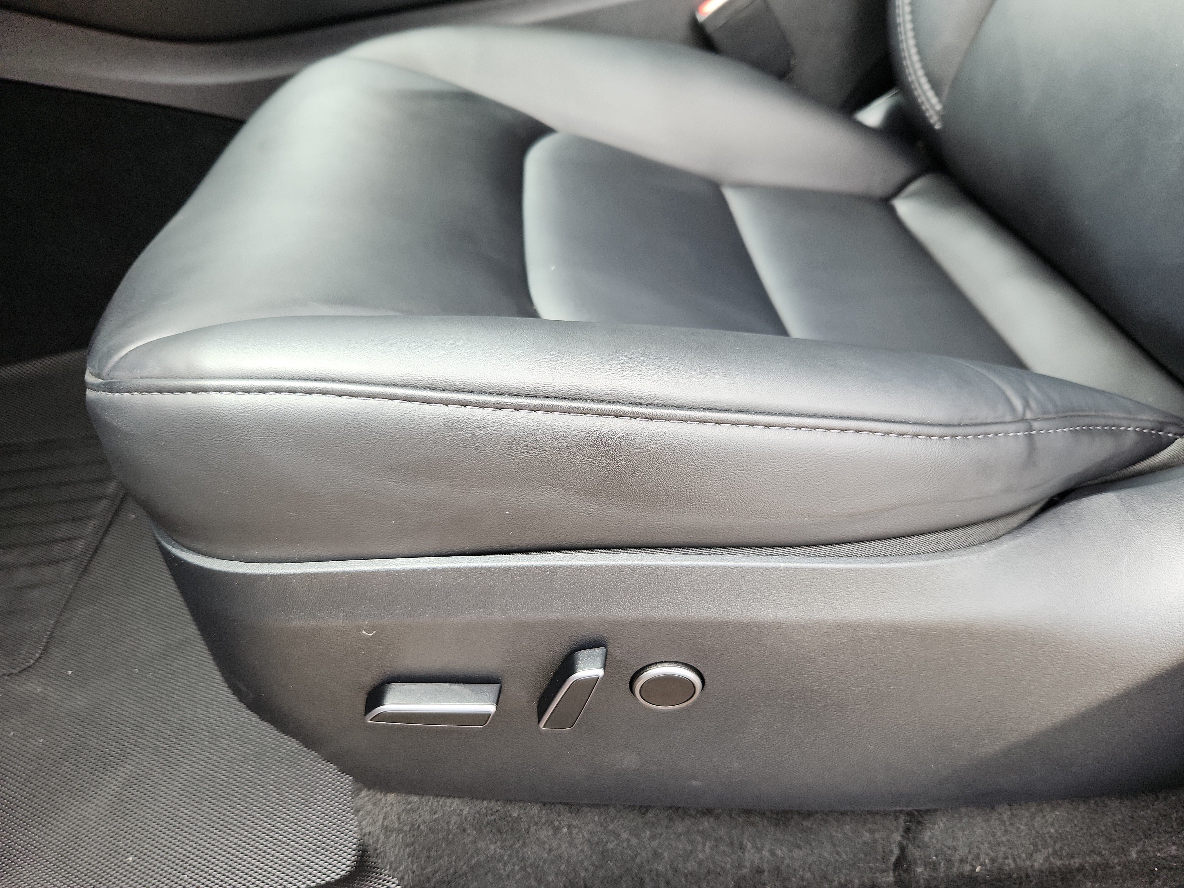 Used 2023 Tesla Model Y AWD image 10