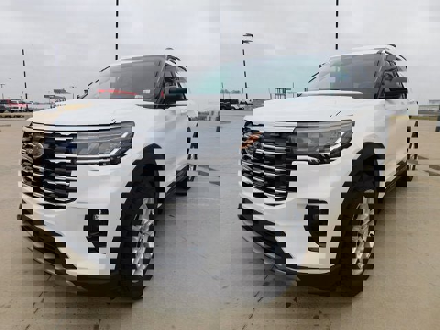 New 2026 Ford Explorer Active w/ Active Comfort Package image 3