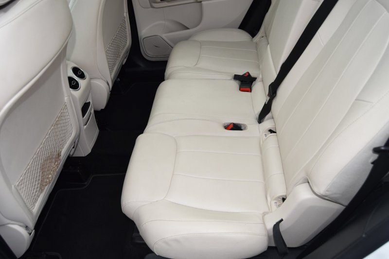 Used 2023 Mercedes-Benz GLB 250 4MATIC w/ Premium Package image 35