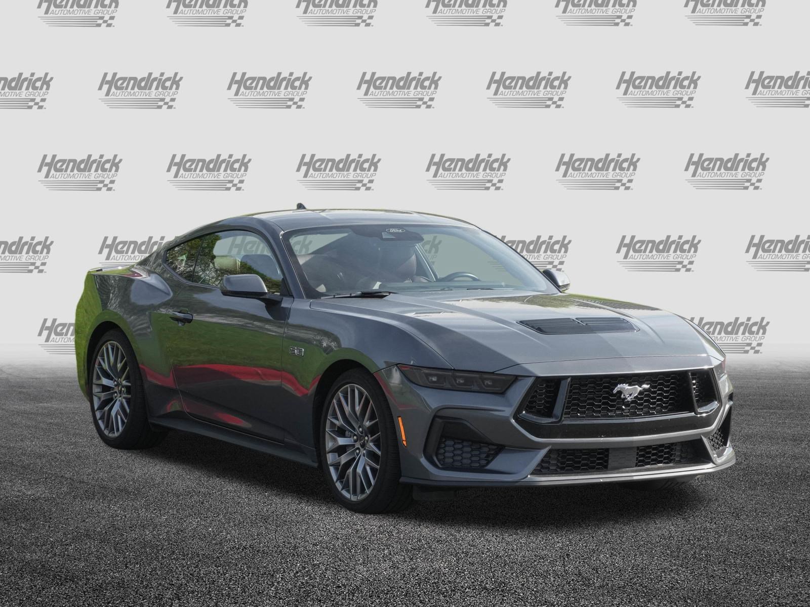 Used 2025 Ford Mustang GT Premium RWD image 2
