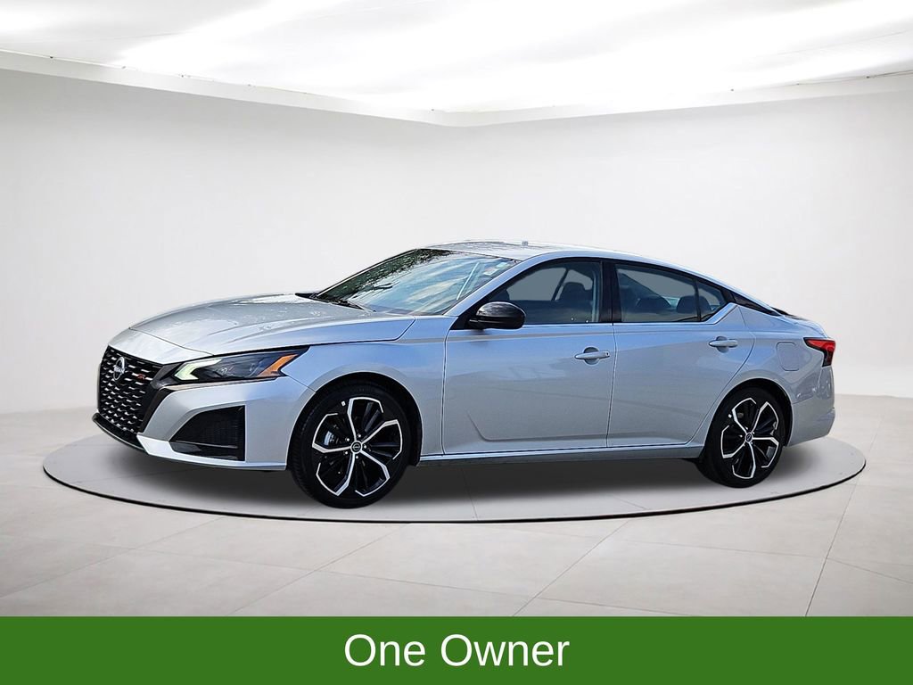 Used 2024 Nissan Altima 2.5 SR video 3